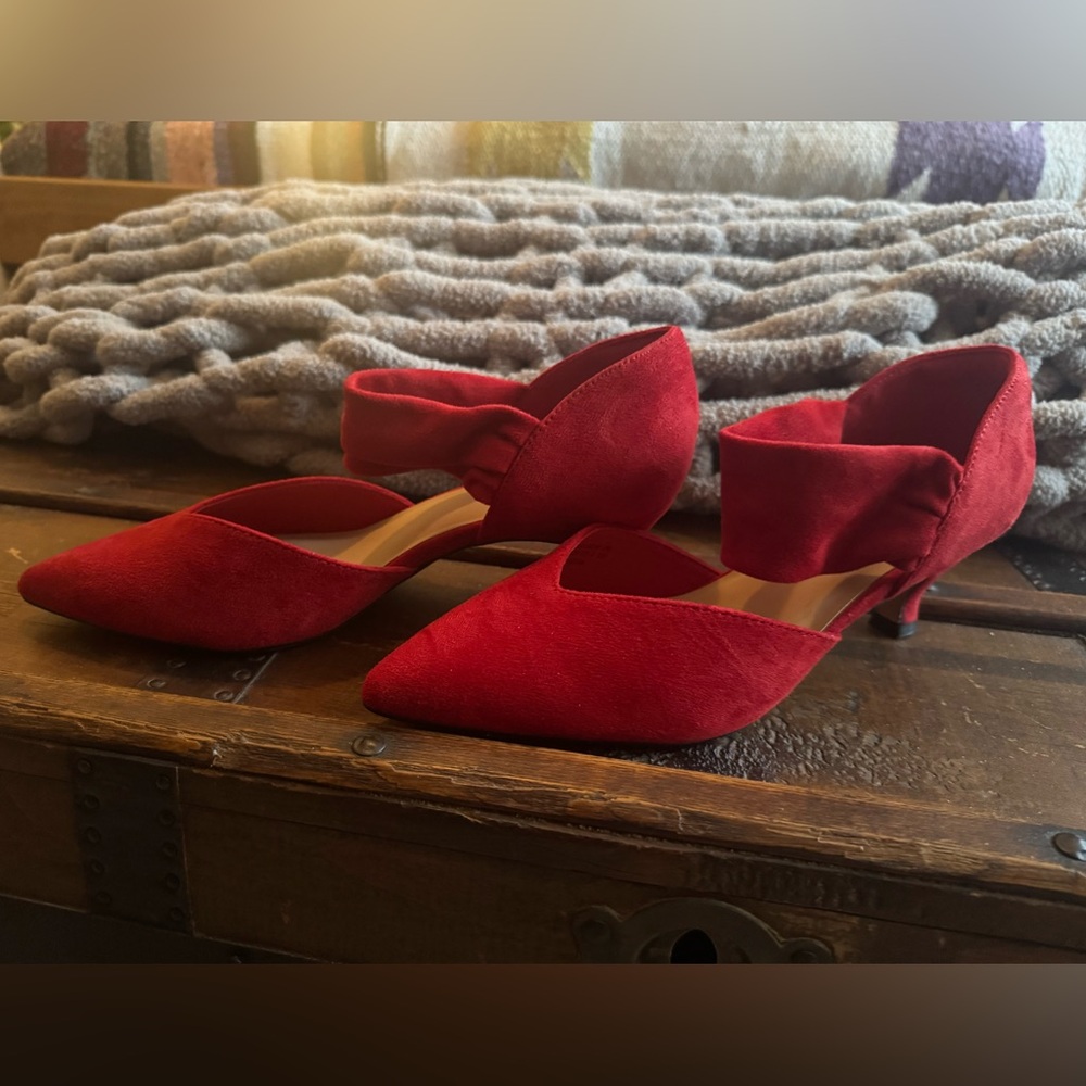 Dream Pairs Elegant Red Heels